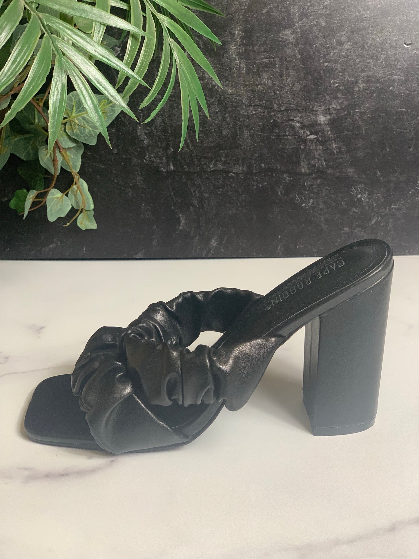 Tulip Mule-Black